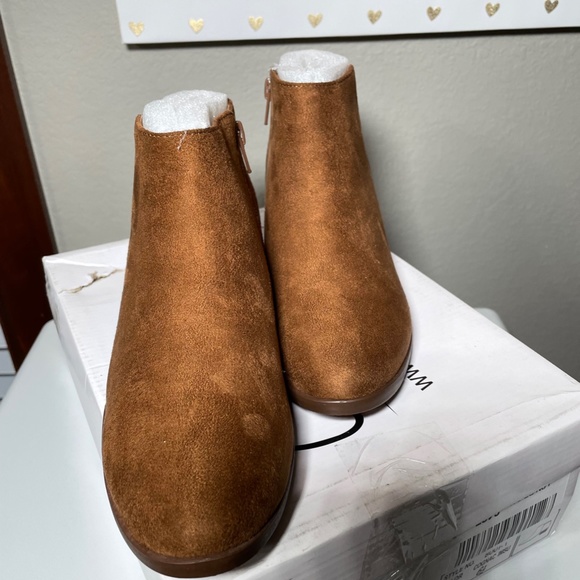 NEW! 6.5 Cambridge Select Women's Western Chunky Low Heel Ankle Bootie - Picture 5 of 6